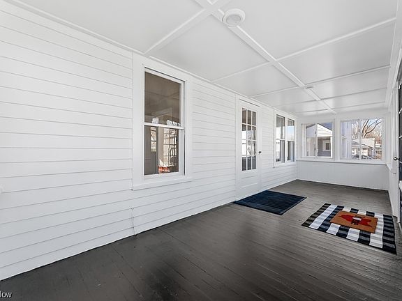 3rd image of 128 Bishop St