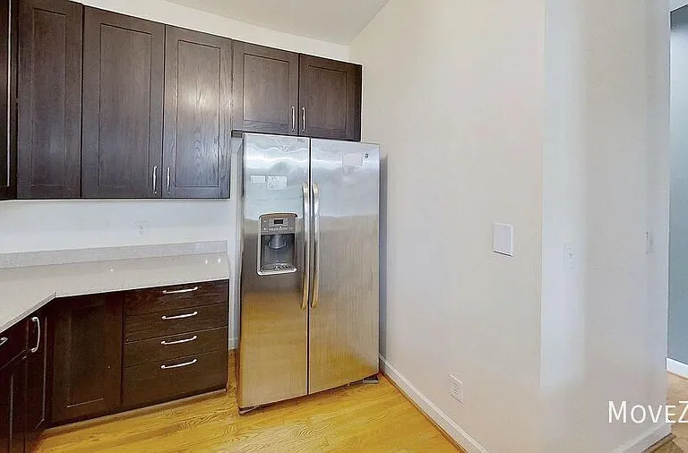 208 E Davie St — Photo 36