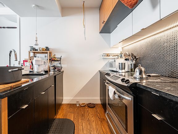 3rd image of 161 Winthrop St #4R