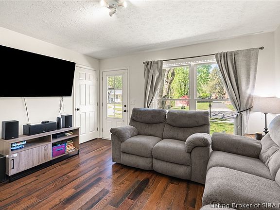 2nd image of 2924 Linda Drive