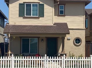 975 Rogge Rd, Salinas, CA 93906