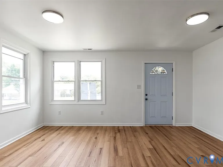 1806 Sussex St — Photo 12