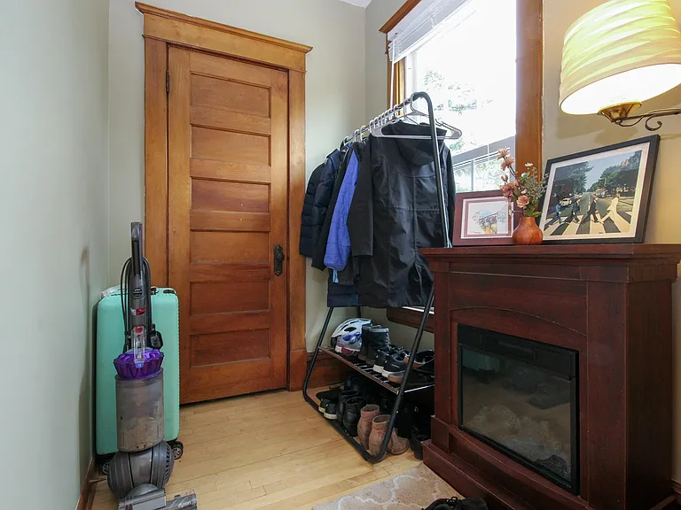 1602 Madison St NE — Photo 16