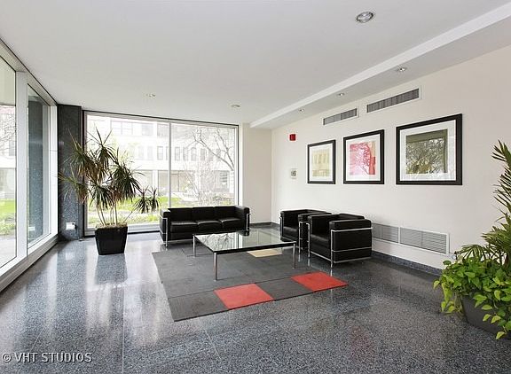 2nd image of 3430 N Lake Shore Dr APT 11M