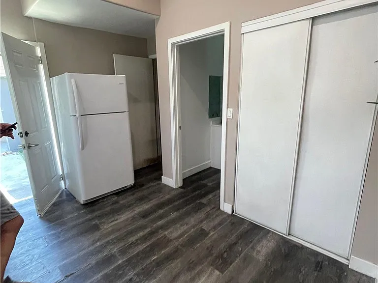 7024 Wilbur Ave — Photo 9