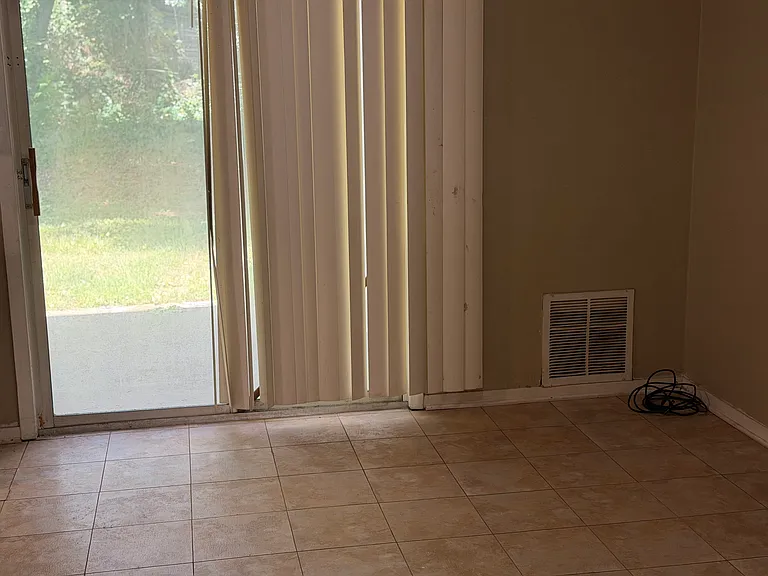 5741 Wells Cir — Photo 7