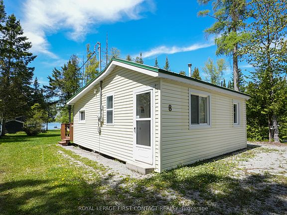 3rd image of 8 Buttercup Ln