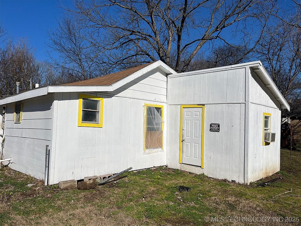 2nd image of 106 W Georgia St