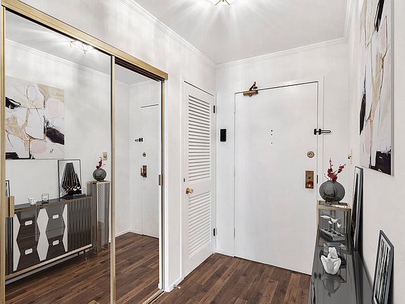 3rd image of 111 Acacia Dr APT 109