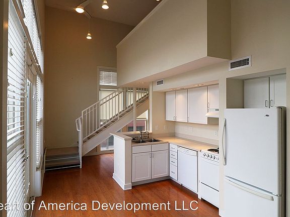4th image of 330 E 6th St #6079116