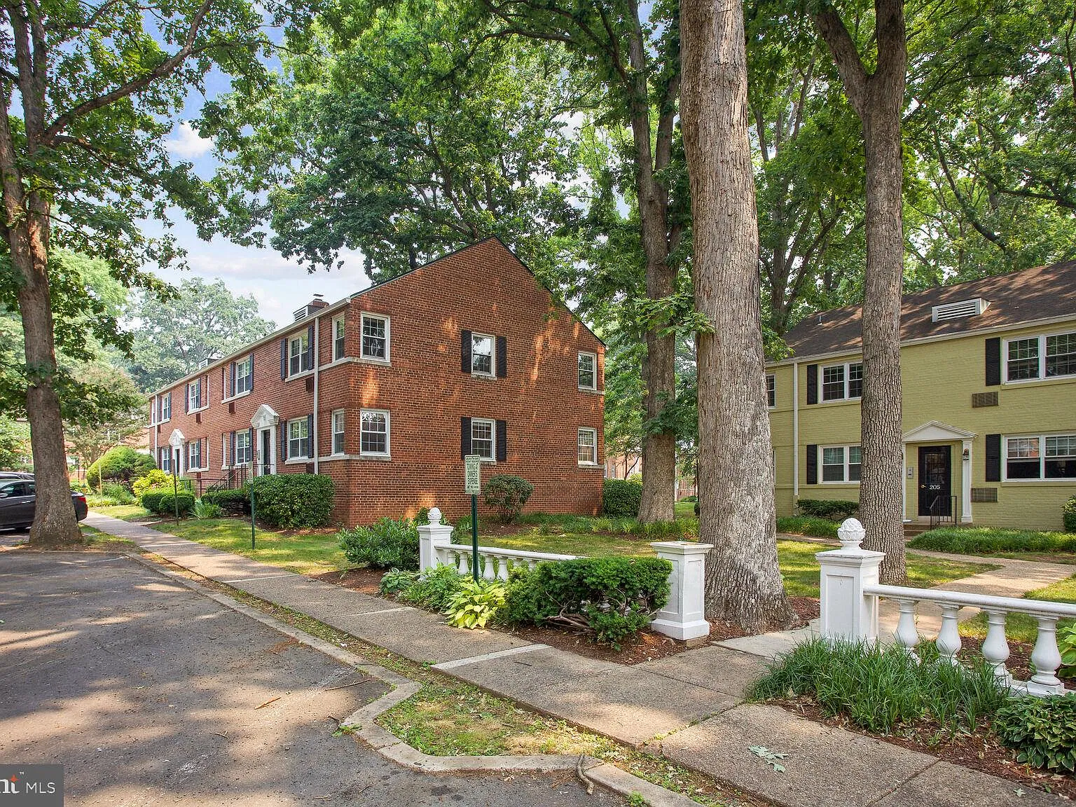 1 bed, 1.0 bath, 699 sqft, $1,675 — Photo 2