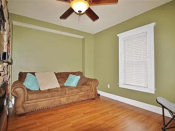 2 bed, $1,200 — Photo 2