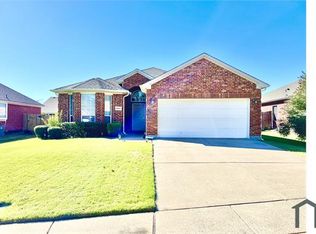 8007 Joshua Tree Ct, Arlington, TX 76002