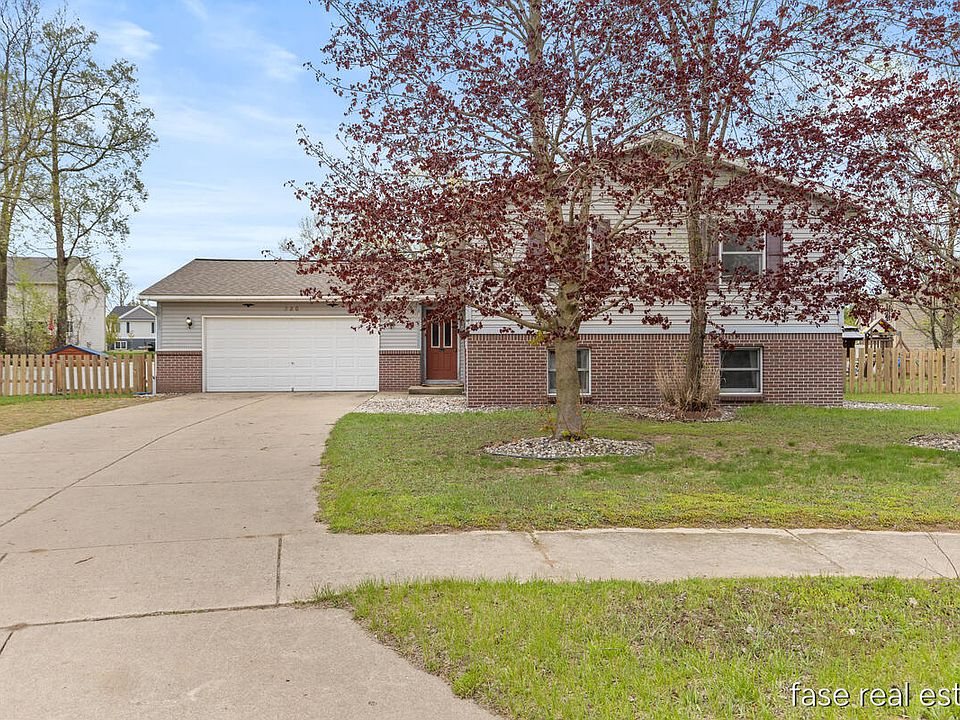 1st image of 320 Maizie Ln