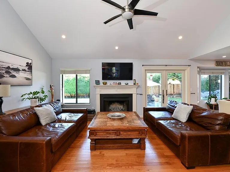 3489 Westminster Way — Photo 17