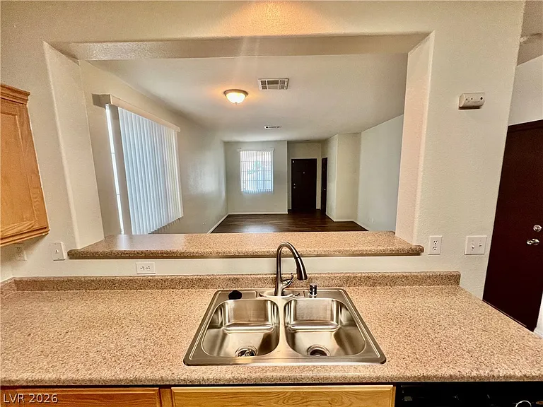 1324 Sun Village Ave — Photo 10