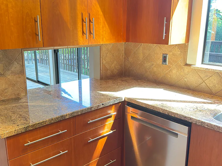 895 Marin Dr — Photo 14