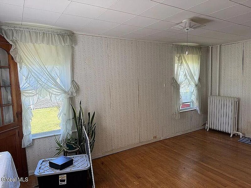 4th image of 38 Munsell Street