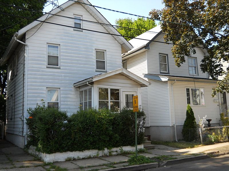1st image of 11 McAllister Pl