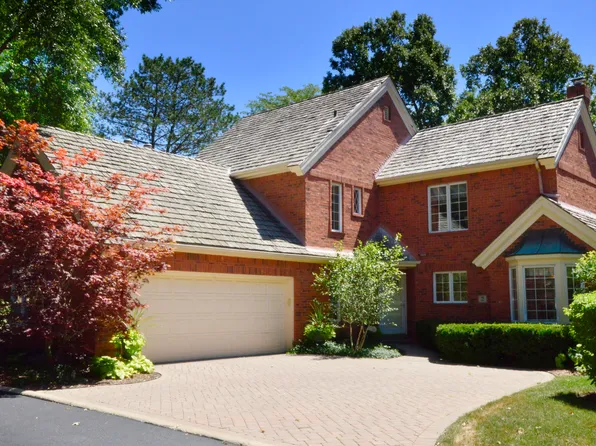 2 Regent Wood Rd, Northfield, IL 60093