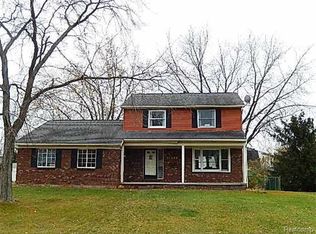 10369 Barbara St, Pinckney, MI 48169