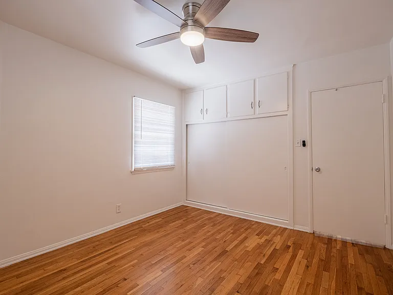 756 S Plymouth Blvd #6 — Photo 8