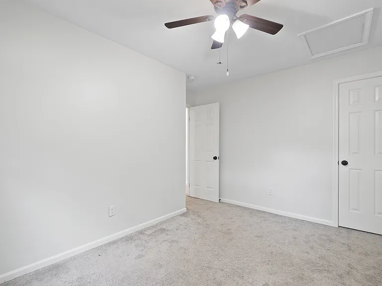945 Captains Ct — Photo 22