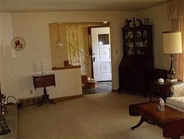 3rd image of 22791 Esther Ave