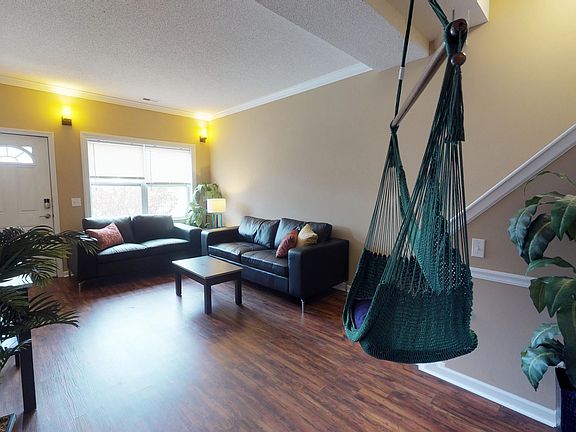 2nd image of 2211 Sweet Home Rd APT 6