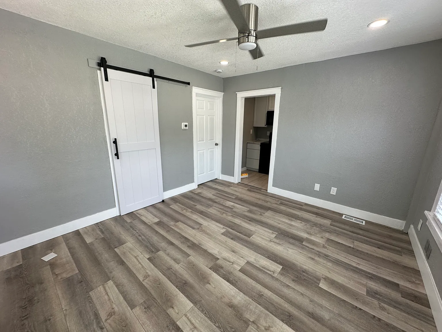 1 bed, 500 sqft, $1,095 — Photo 3