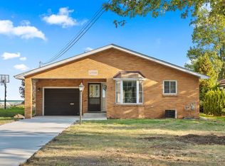 13918 Riverside Dr E, Tecumseh, ON N8N 1B6