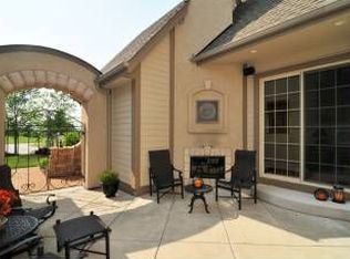 1108 River Reserve Dr, Hartland, WI 53029