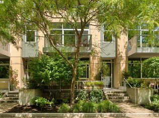 0839 SW Pennoyer St, Portland, OR 97239