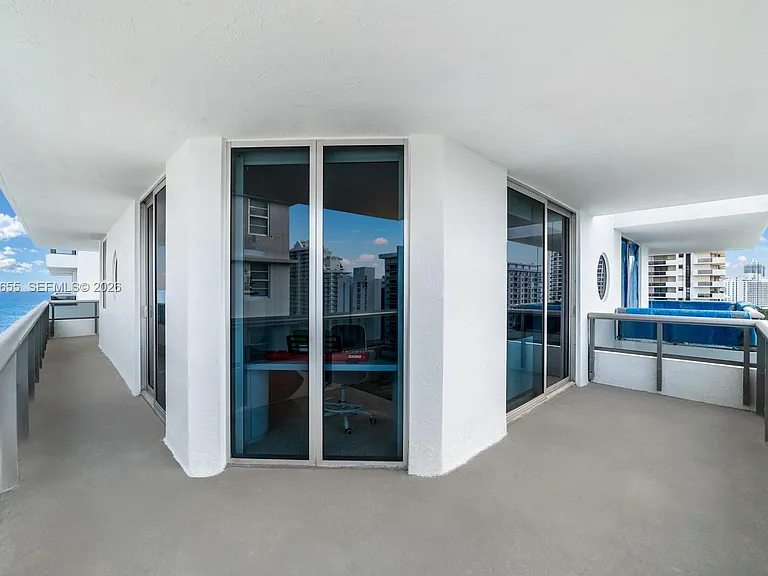 5801 Collins Ave #1200 — Photo 57
