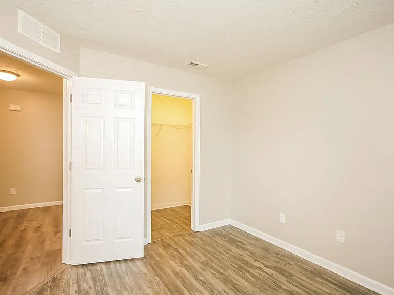 4557 Walcott Dr — Photo 13