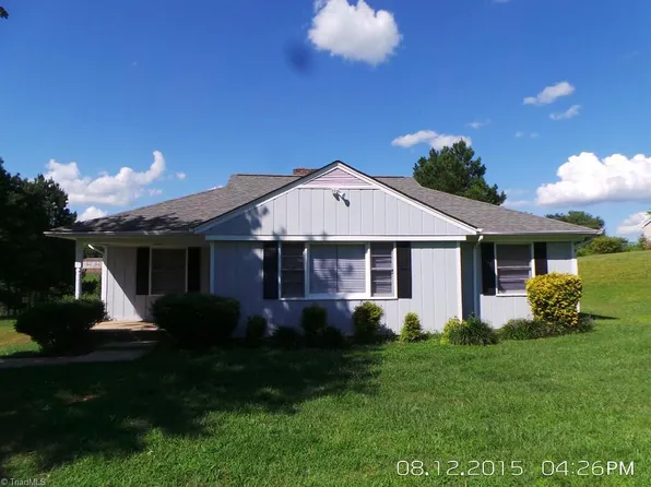 2182 S McKinney Rd, Mount Airy, NC 27030