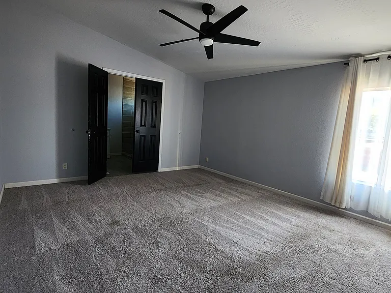 9647 S 30th Dr — Photo 11