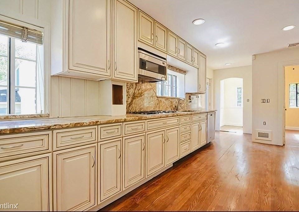280 Quinobequin Rd. Newton (Waban) Unit Photo 9