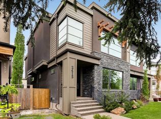 2415 E 25th St SW, Calgary, AB T3E1X5