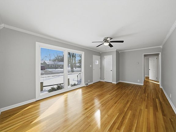 5th image of 1003 Plaza Dr