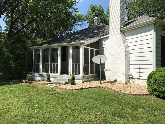 3rd image of 1 Dardenelle Dr