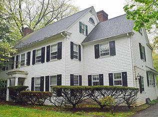 320 Corning Dr, Bratenahl, OH 44108