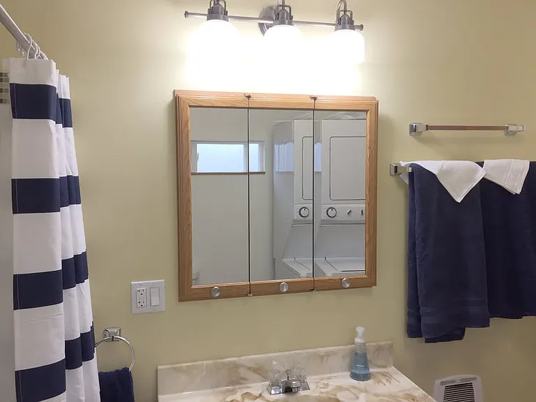 1781 N Jantzen Ave — Photo 17