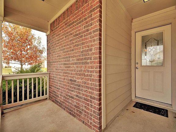 4th image of 1345 Anna Palm Way