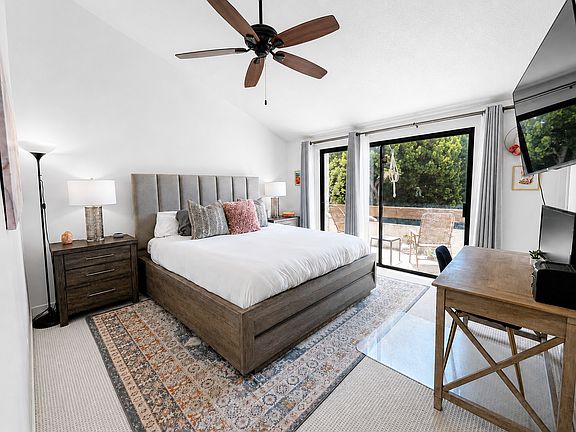 2nd image of 2051 Cliff Dr Unit 18