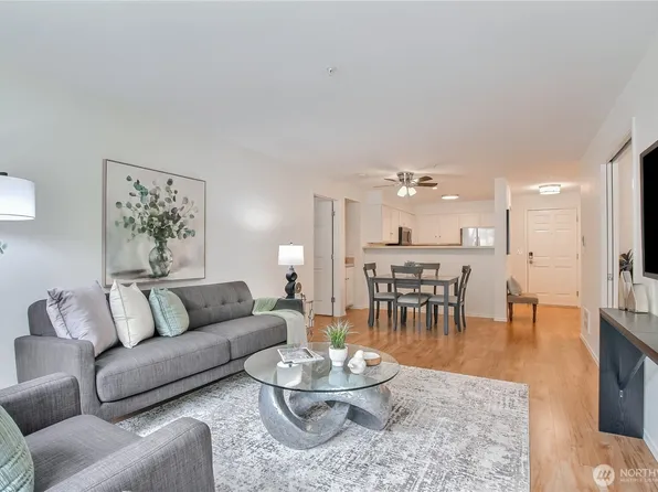 4133 224th Lane SE #202, Issaquah, WA 98029