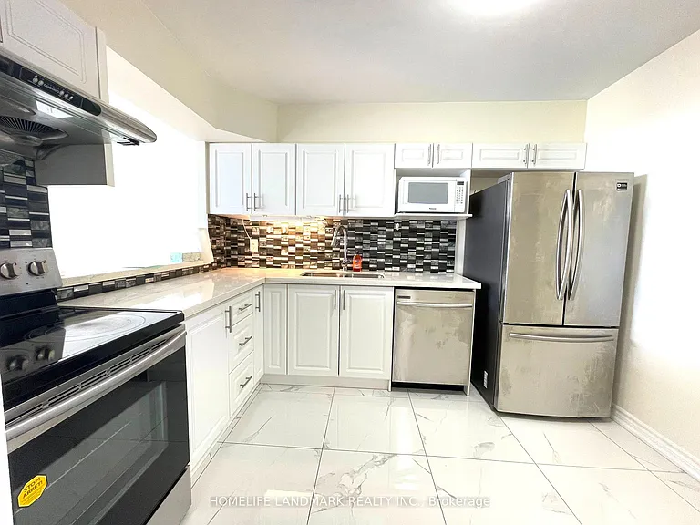 75 Bamburgh Cir #2022 — Photo 7