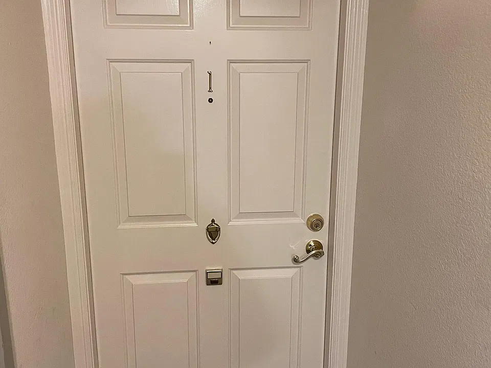 Unit floor is shared with only one other unit.