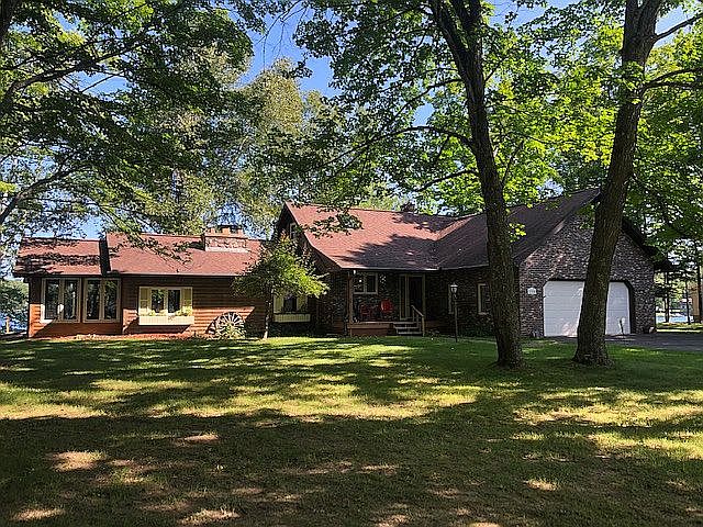 Welcome to 279 Camp Lake Rd