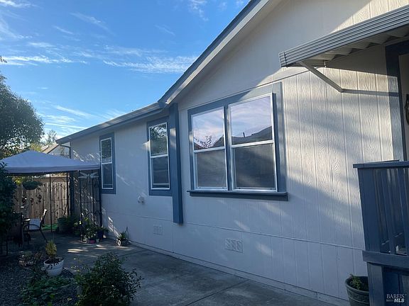 5th image of 79 Cardinal Way